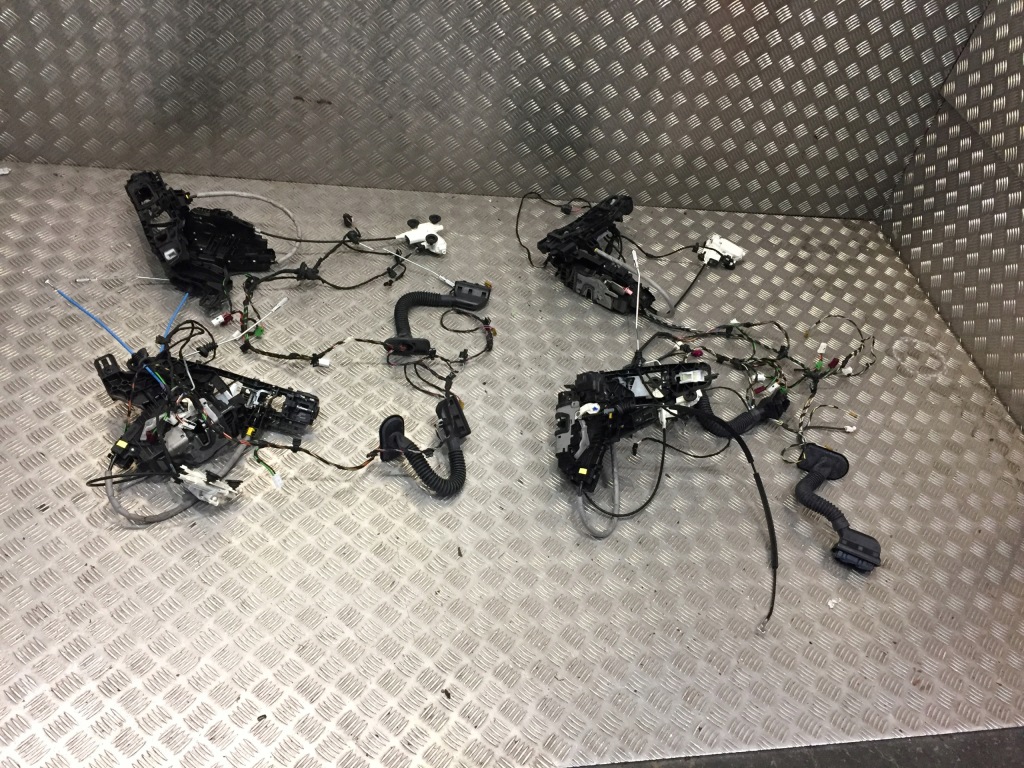 Купити Mercedes gle w167 suv доводчик доводчики джгут замки двері sofe close комплект