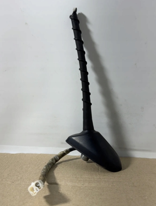 фото №1, Антенна subaru xv v3-07517c