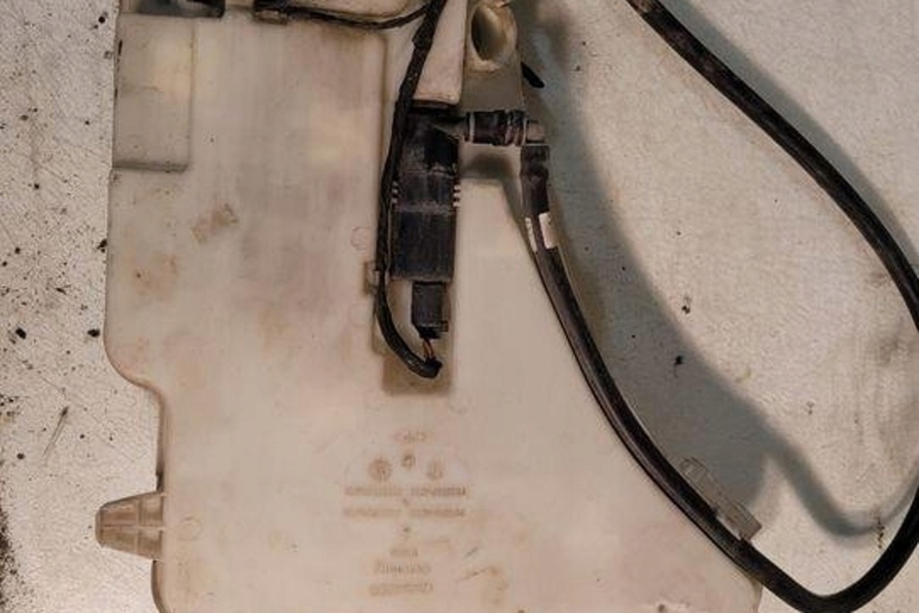 фото №15, Бачок омывателя bmw 7 f01, f02 7178745 4.4l бензиновый 300kw 2011