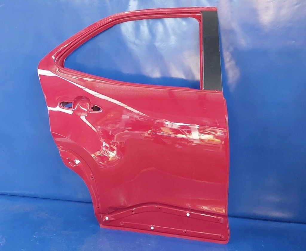 фото №1, Дверь задняя правый правое toyota yaris cross 21r