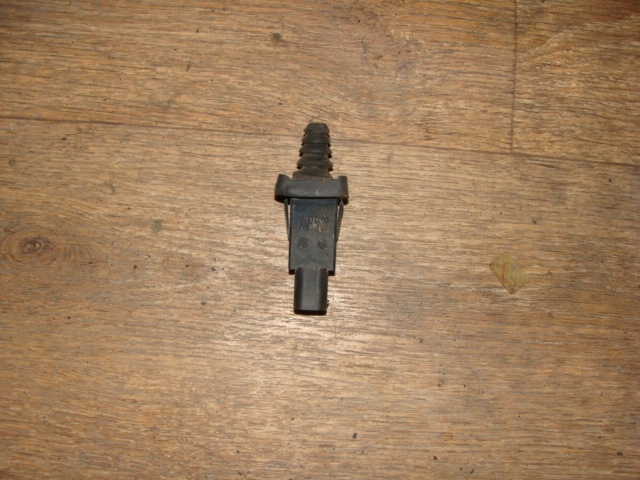 фото №1, Датчик концевой капот land rover discovery 2 ii