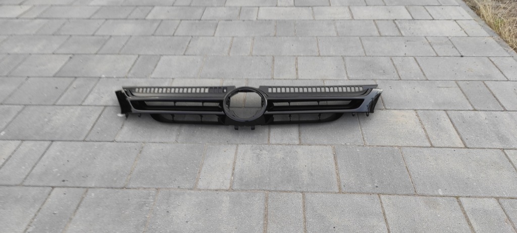 фото №1, Решётка радиатора решётка радиатора vw volkswagen golf 5 v plus 5m 01.2005 - 01.2009 kol. lc9z