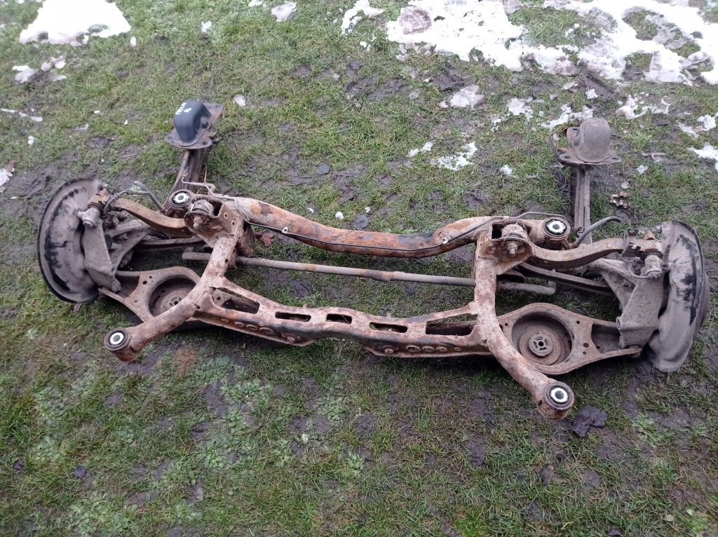 фото №3, Vw passat b6 kombi - os балка задняя