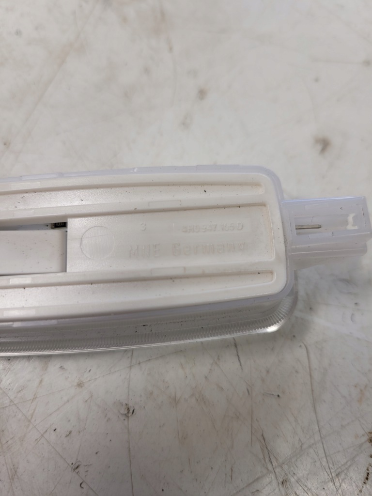 фото №4, Лампа стельовий led audi a3 8v 4h0947105d