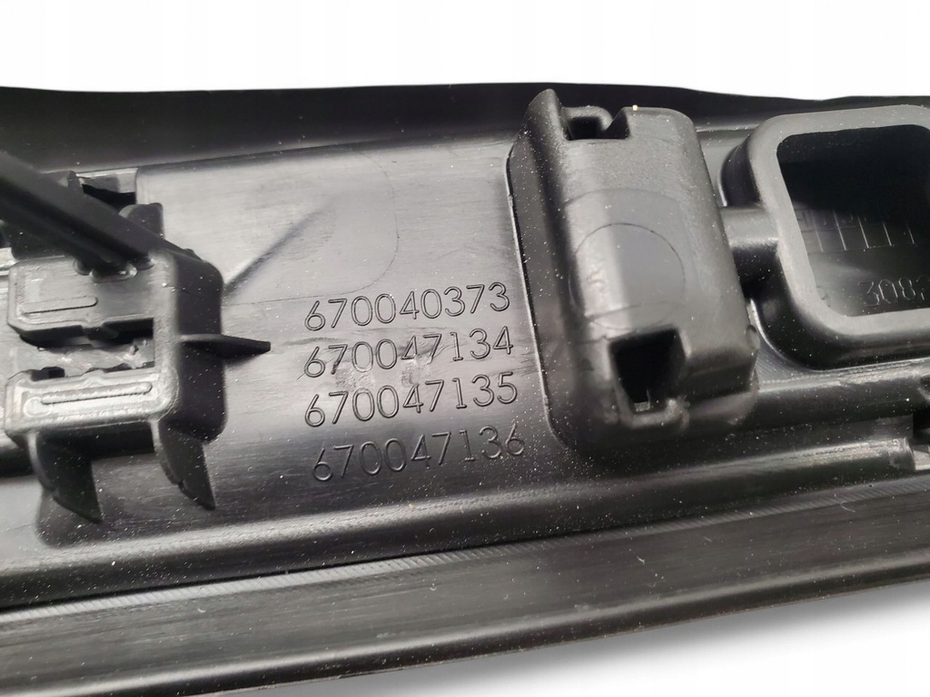 фото №10, Maserati levante 890370400 перед сторона левая пороги