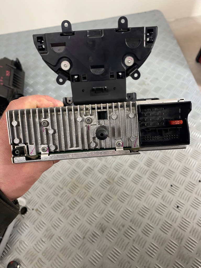 фото №8, Радио cd mini cooper r56 3452697 -04 vp7kcf-18c815-ak