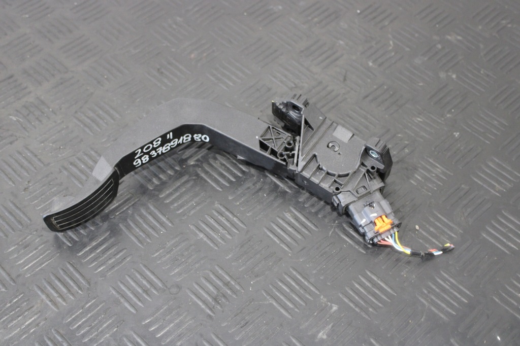 фото №1, Педаль газа peugeot 208 ii 2 9837891880