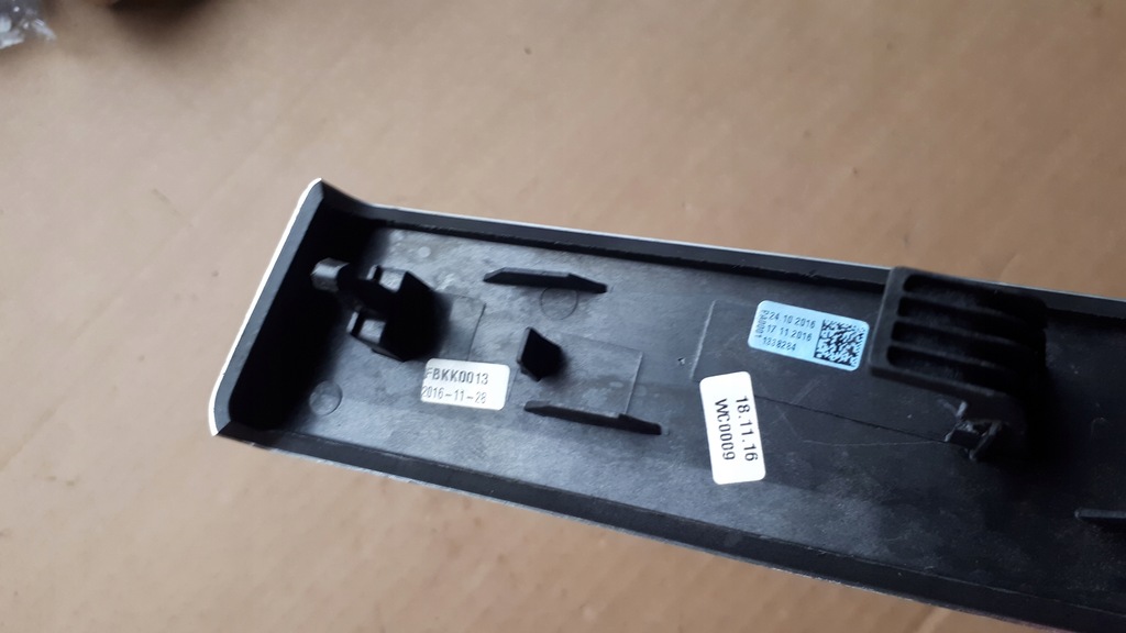 фото №10, A4 b9 8w молдинг дверь левый задняя ur3 8w0867419