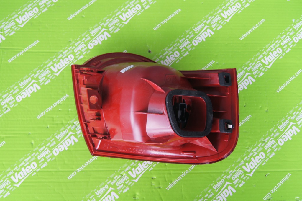 Фара vw passat универсал правый  задняя led 2005-2010 в Украине