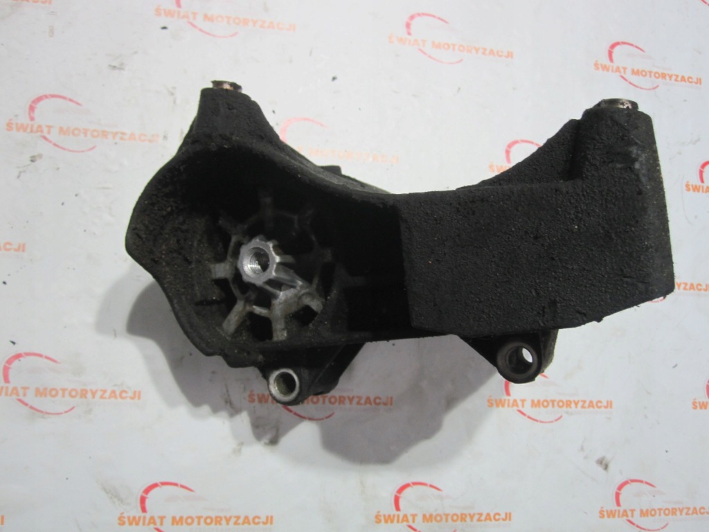 Bmw x3 x5 5 3.0 b m54b30 231km 05r кронштейн компресора кондиціонера 241681 в Україні