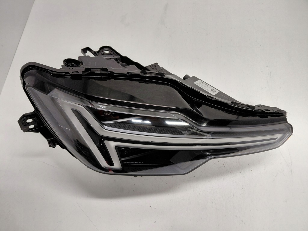 Купить Volvo xc90 2 рестайлинг  3 full led фара правый  левая идеальное