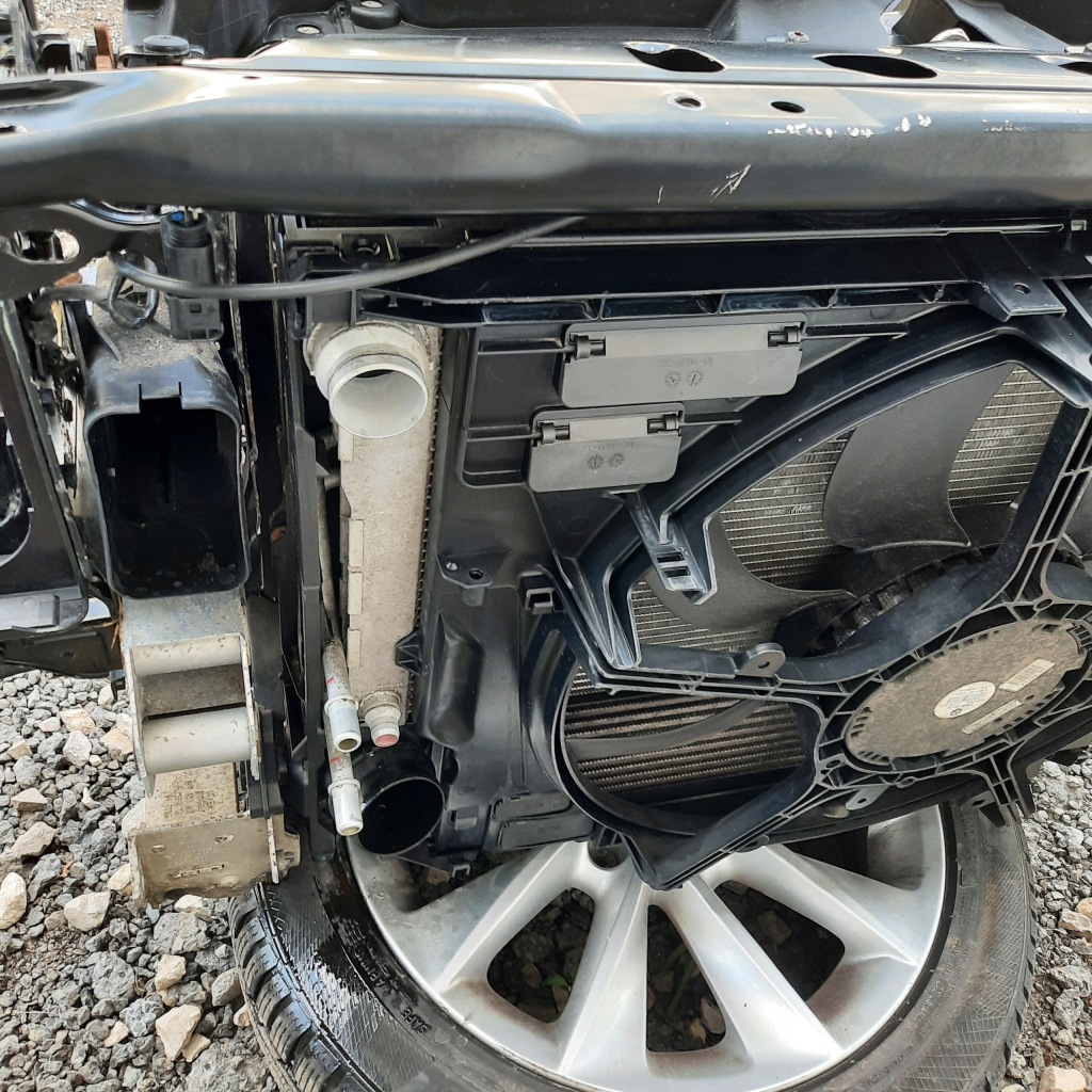 фото №8, Bmw f07 3.0d автоматична коробка передач pas передній радіатор комплект