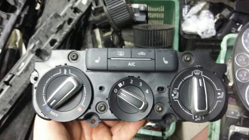 фото №1, Панель обдув vw beetle 5c1819045