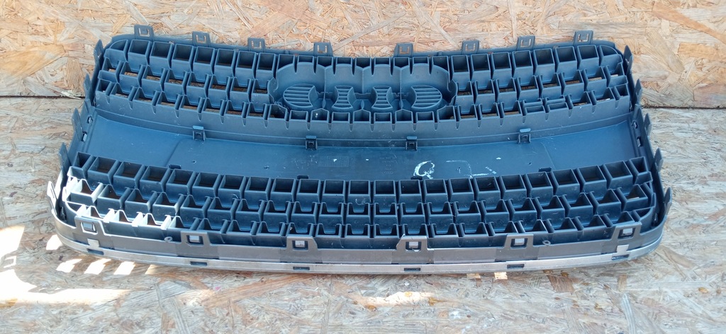 фото №9, Audi q7 4l 06- решётка радиатора решётка средняя решётка радиатора бампера перед 4l0853651