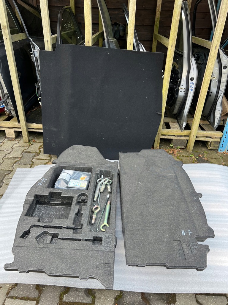 фото №1, Mazda 3 bm обшивка багажника пенополистирол sedan rok 2021