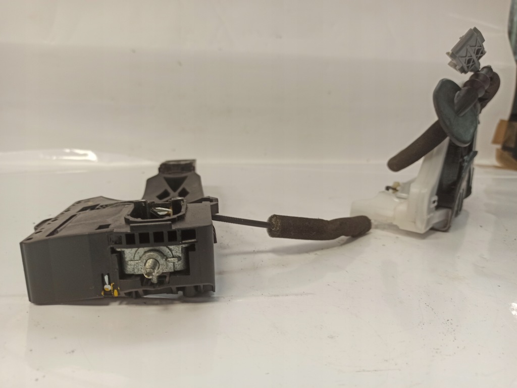 фото №7, Renault arkana 22 замок дверь левый задняя 4 pin eu 825035824r