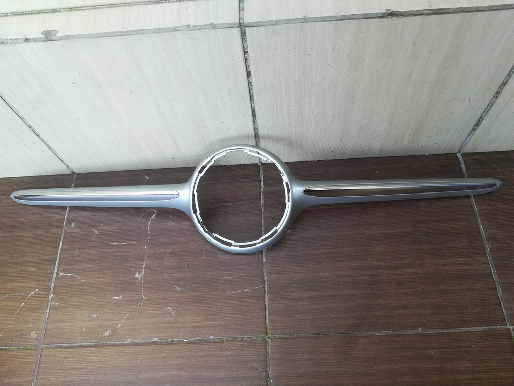 фото №1, Молдинг решітка радіатора решітка mercedes cla 118 19- оригінальний номер