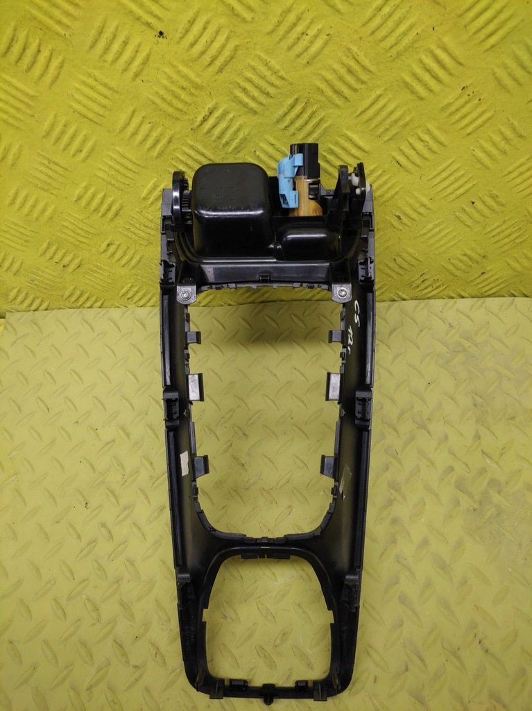 фото №5, Citroen c5 iii защита пластиковая пепельница 9682457777