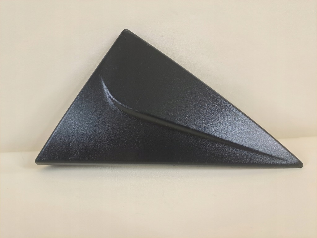 фото №1, Sandero iii 3 stepway 21r треугольник крышки задняя правый