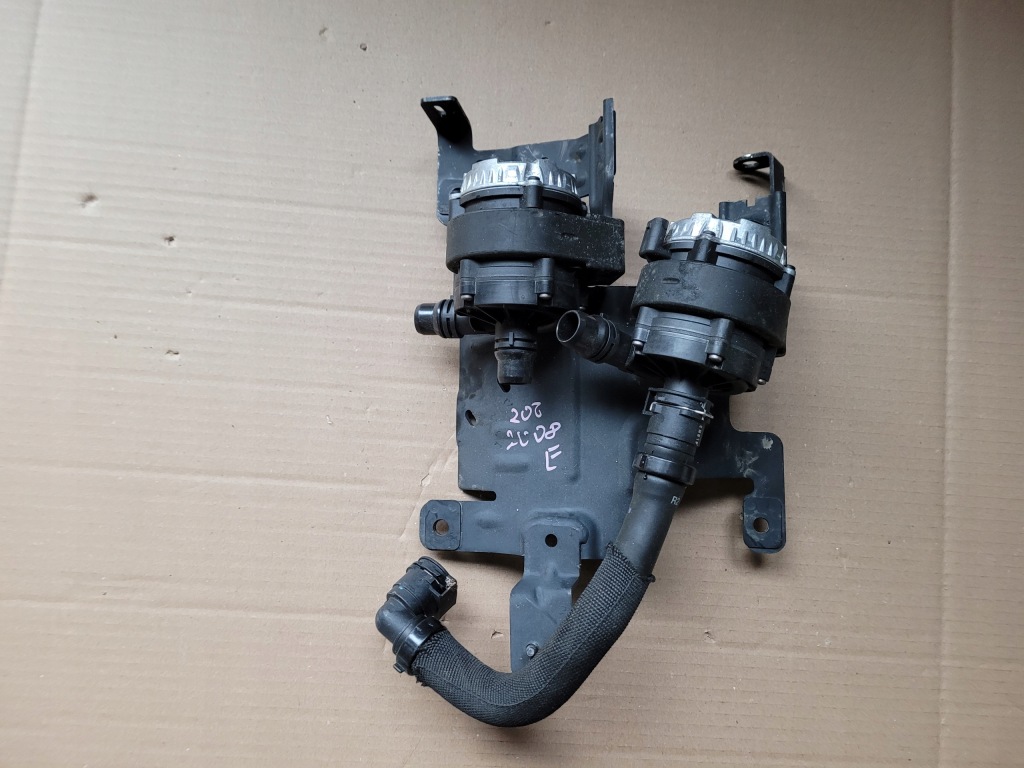 фото №1, Насос wody peugeot e208 e2008 9827567880