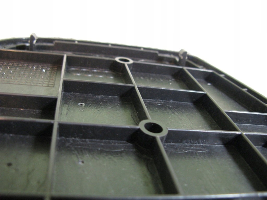 фото №5, Audi q7 заглушка багажника правая, кнопка 4l0010565.