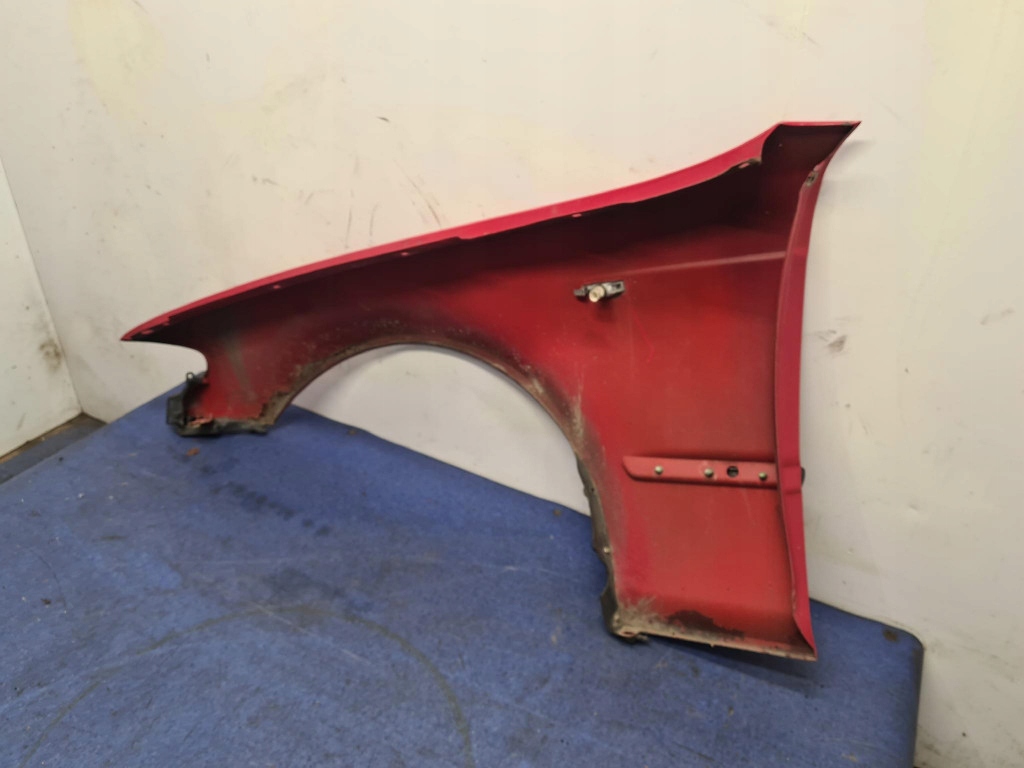 Bmw 3 e46 рестайлинг  крыло  перед правый  438/3 в Украине