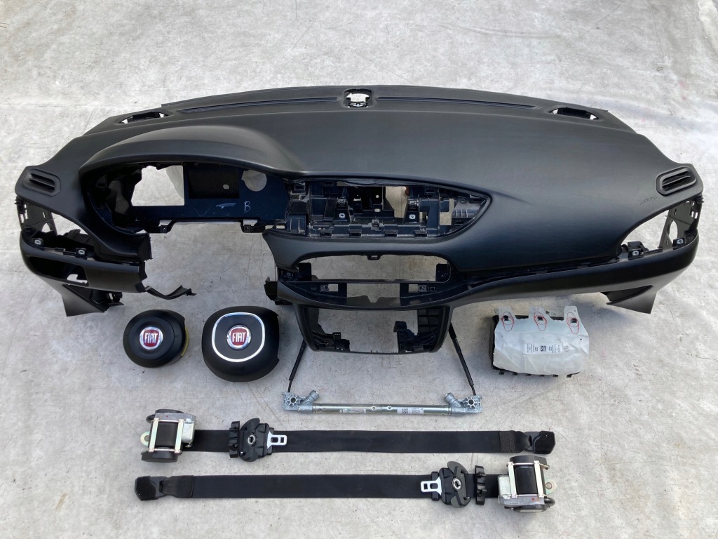 фото №1, Fiat tipo cross панель приладів панель приладів консоль подушки безпеки ремені