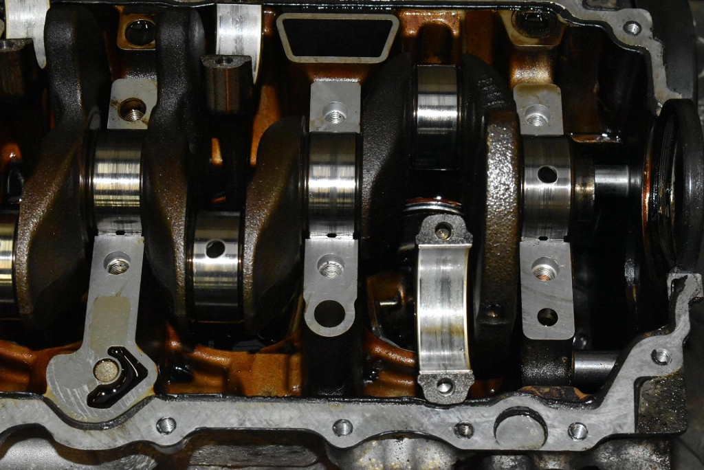 Блок низ  двигателя wał mbgu30 peugeot 207 1 1 1.6 vti 120km 06-09 с Разборки