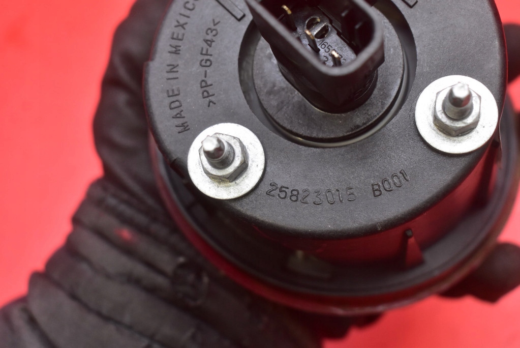 фото №9, Лампа права задня задня верхній 25823015 chevrolet hhr 1 i 05-11