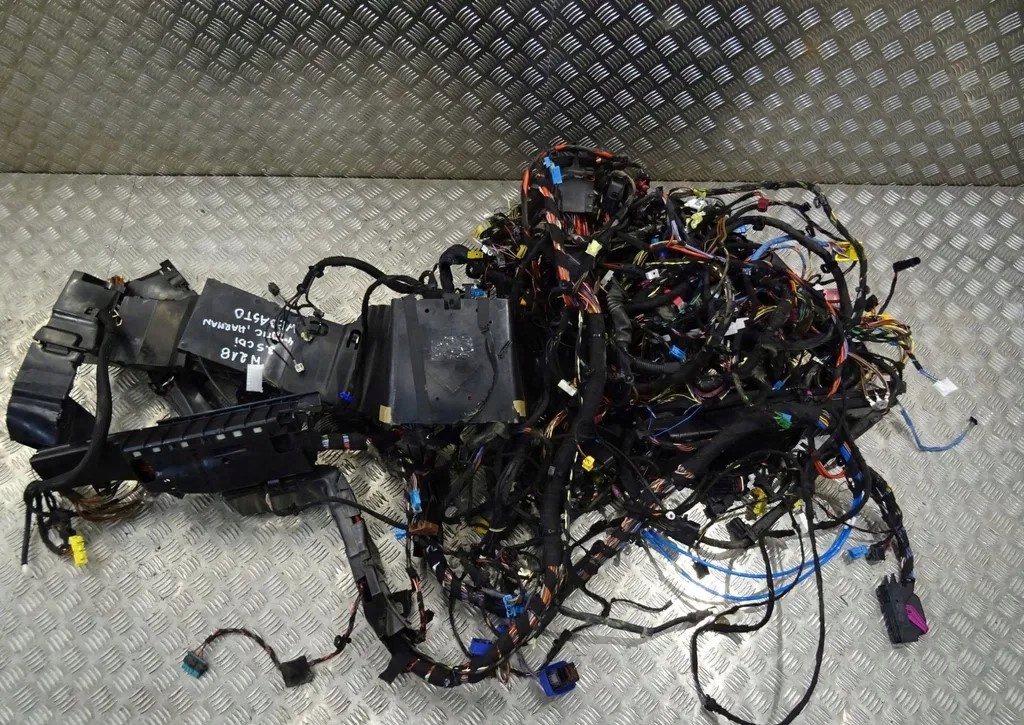 фото №1, Mercedes w218 lift shooting brake електропроводка джгут салону