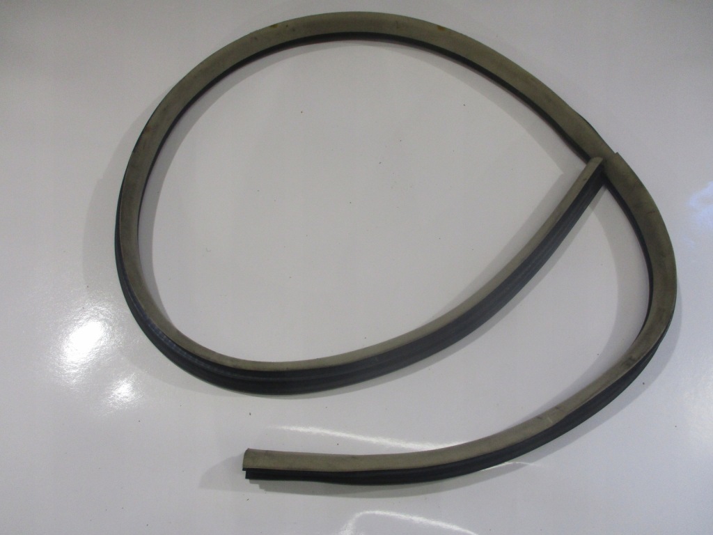 фото №1, Прокладка двері правий перед mercedes w207 coupe