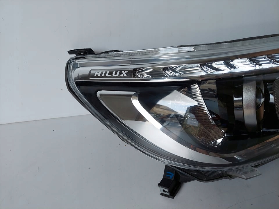 фото №2, Лампа права перед передня toyota hilux 16- led