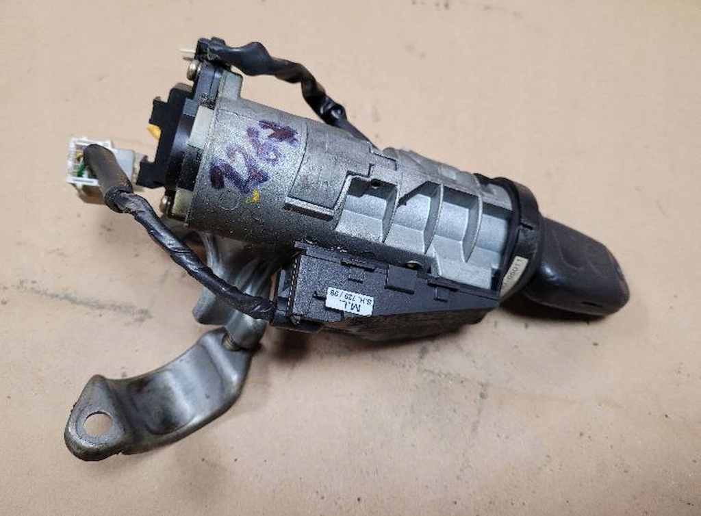 фото №2, Замок запалювання toyota avensis