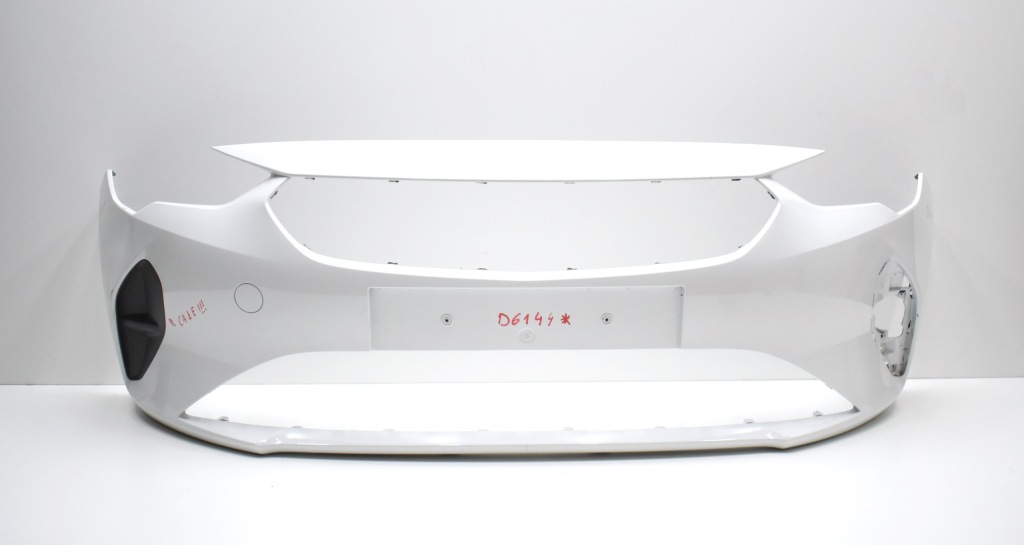 Купить Opel corsa f бампер перед передний оригинал  + решётка