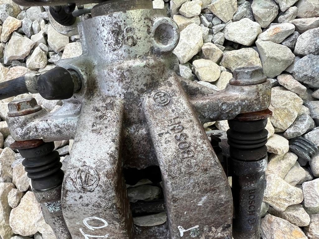 фото №4, Alfa romeo mito супорт гальмівний правий задня bosch