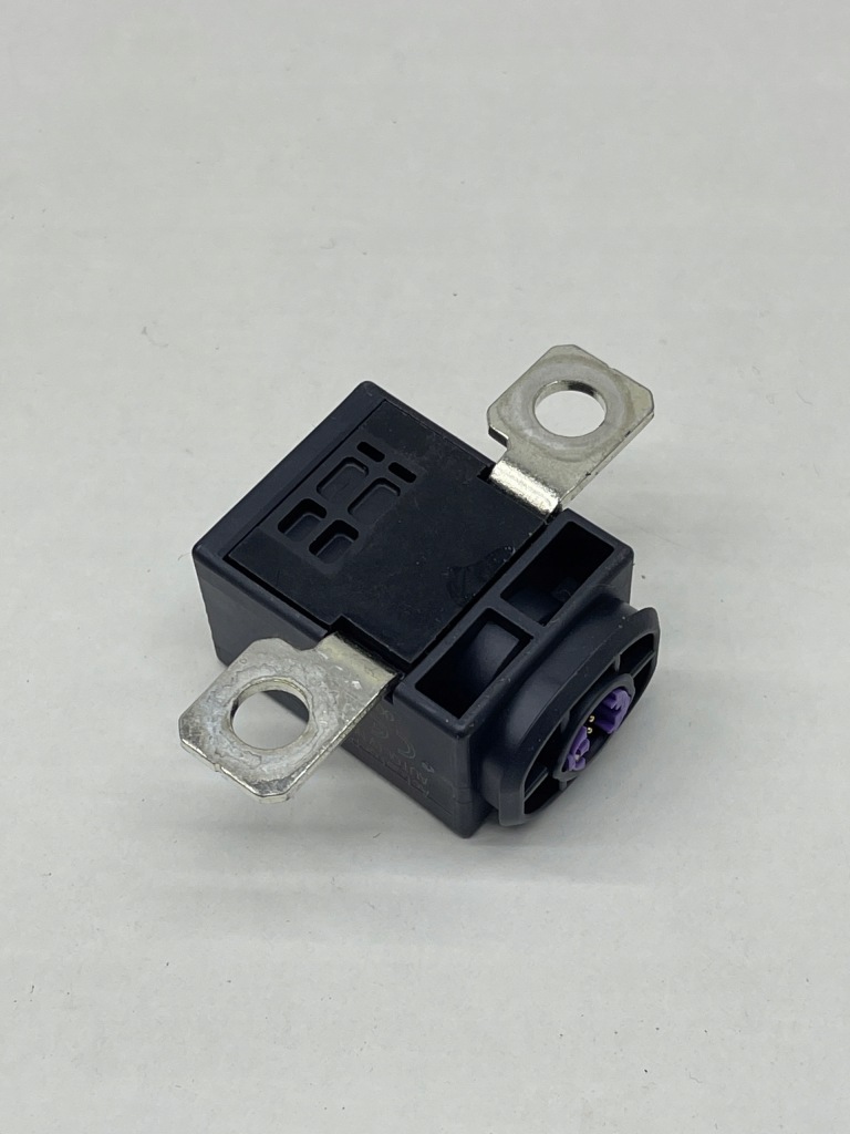 Audi a4 a5 a7 a6 c7 предохранитель пиротехнический клемма аккумулятор оригинал! Недорого