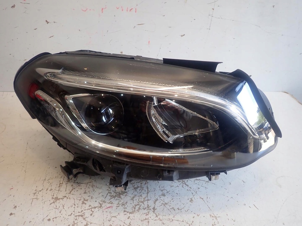 фото №1, Лампа права mercedes b-klasa w246 lift 16 full led