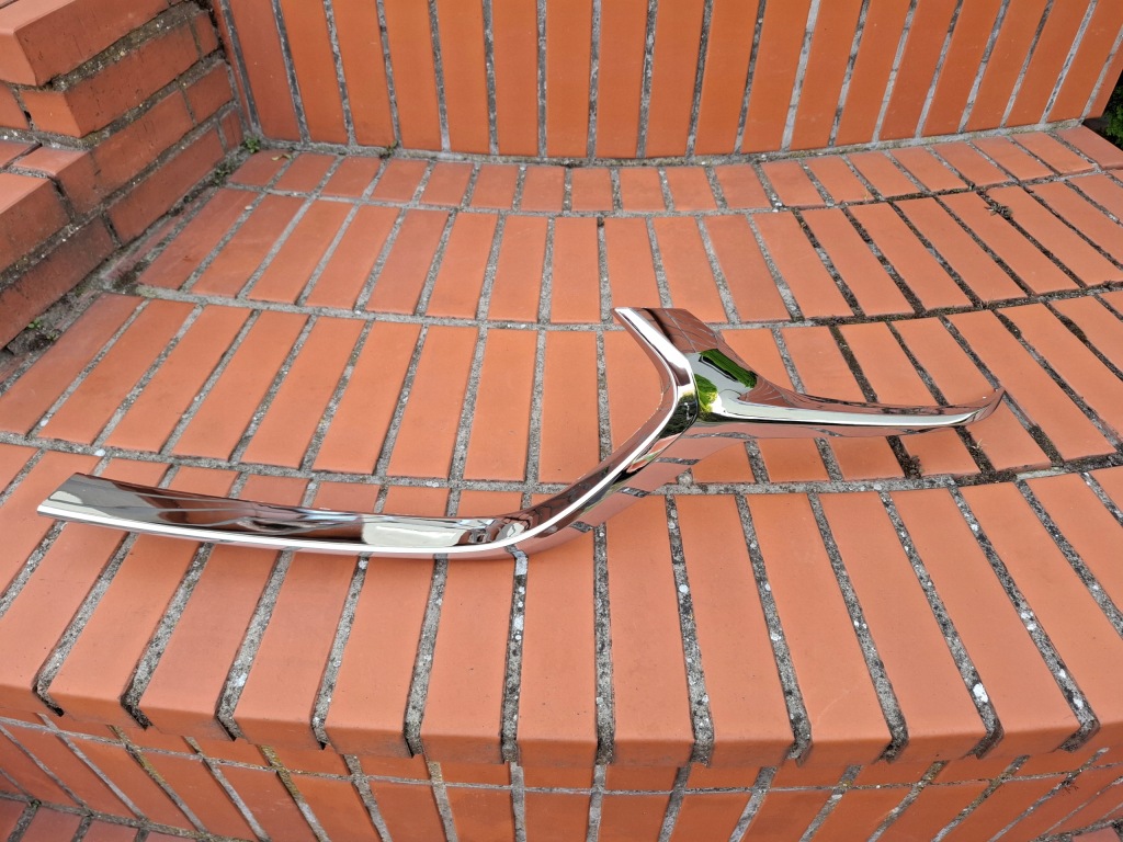 фото №1, Mazda 3 bp 19- молдинг накладка хром бампера перед левая