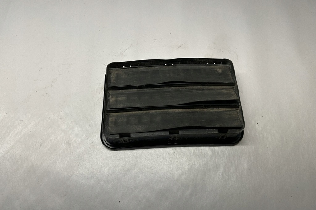 фото №11, Решітка вентиляції bmw 6 cabrio f12 6962293 4.4l бензиновий 300kw 2012