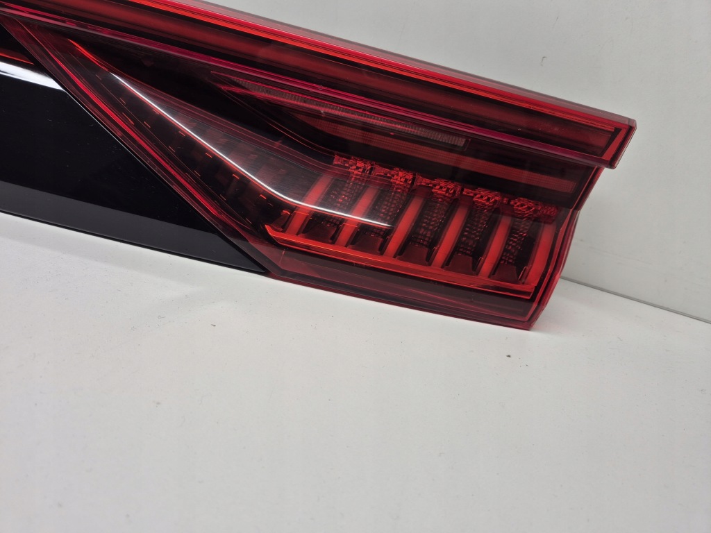 фото №9, Audi q8 4m8 накладка задняя led basic оригинал europa 4m8945095m