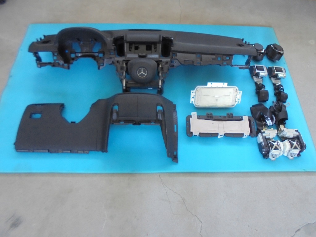 фото №1, Mercedes gls x166 amg приборная панель приборная консоль ремни подушки безопасности