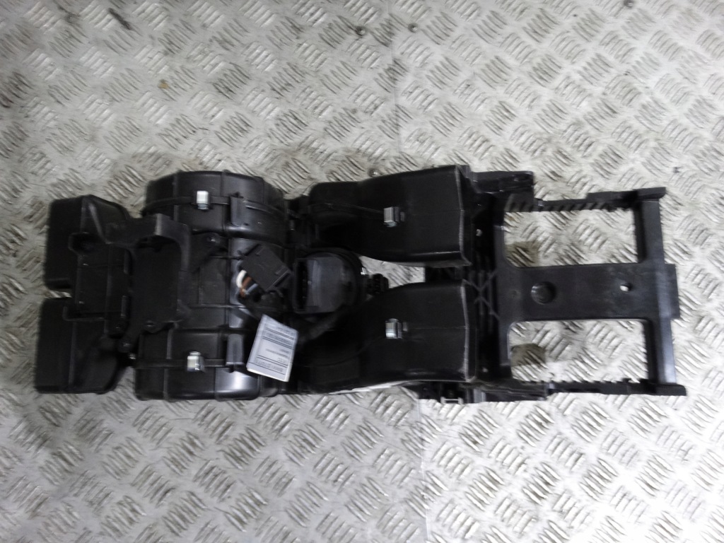 фото №1, Ideal вентилятор повітродувка повітропровід bmw f16 x5 f15 1