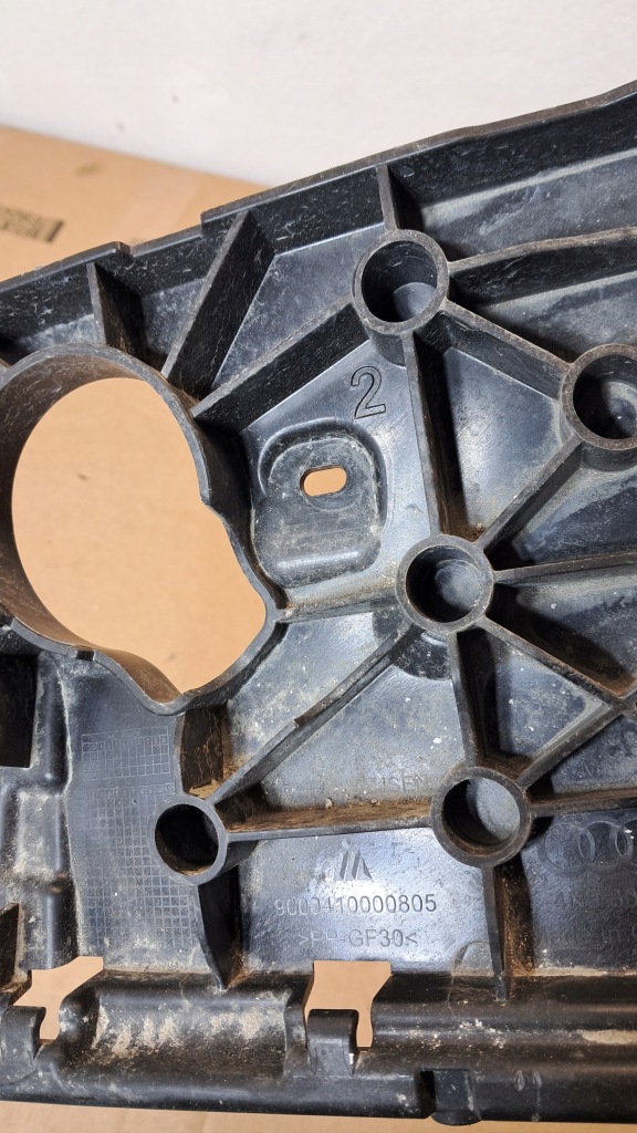 фото №11, Audi a8 d5 напрямна кронштейн бампера заднього 4n0807329