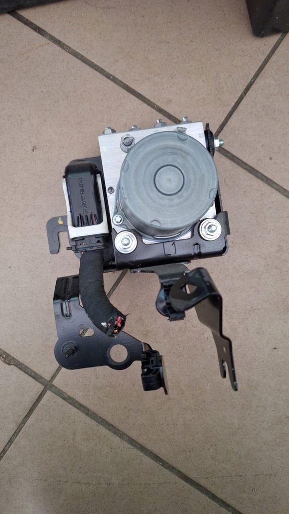 фото №1, Renault clio v насос abs блок управления кронштейн 476601867r van-x