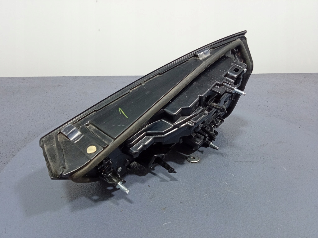 фото №3, Bmw x3 g01 lci лампа задня ліва задня внутрішня 9463051