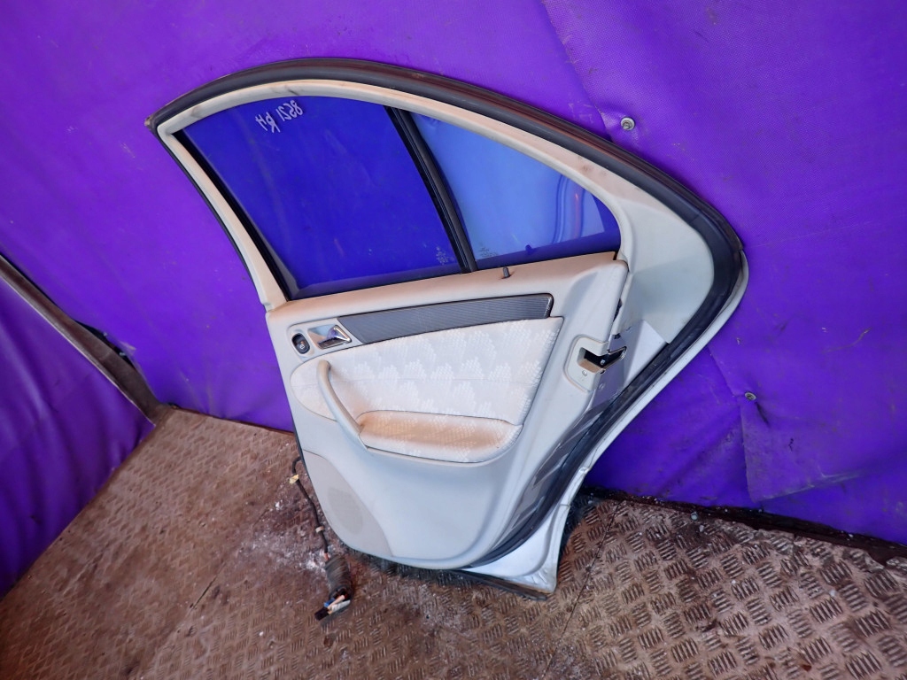 фото №9, Mercedes c-klasa w203 sedan двері задня праве 744