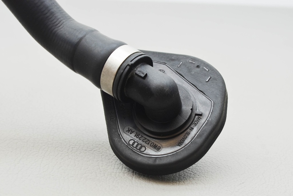 фото №8, Труба охолодження audi a5 sportback f5a 8w1819350b 2.0l бензиновий 185kw 2017