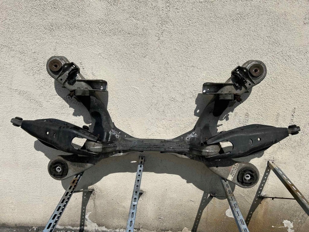 фото №1, Балка подрамник задняя a2303500600 переключатель левая правая mercedes sl r230