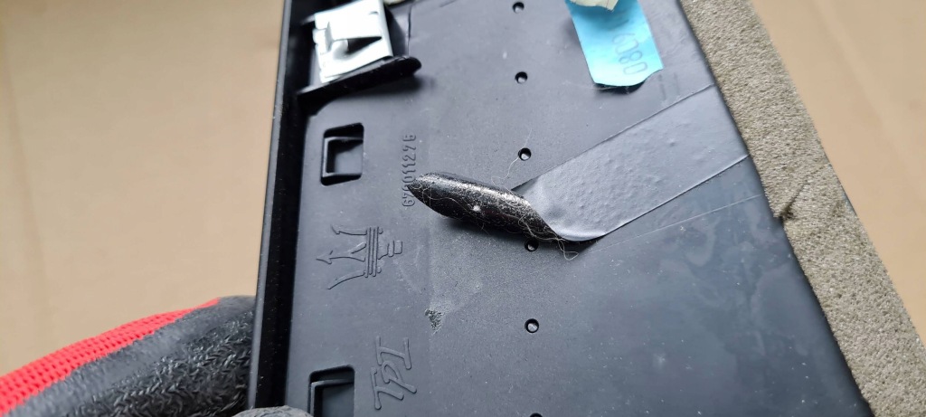 Maserati quattroporte vi решітка обдув стійка лівий перед 670011275 Оригінал