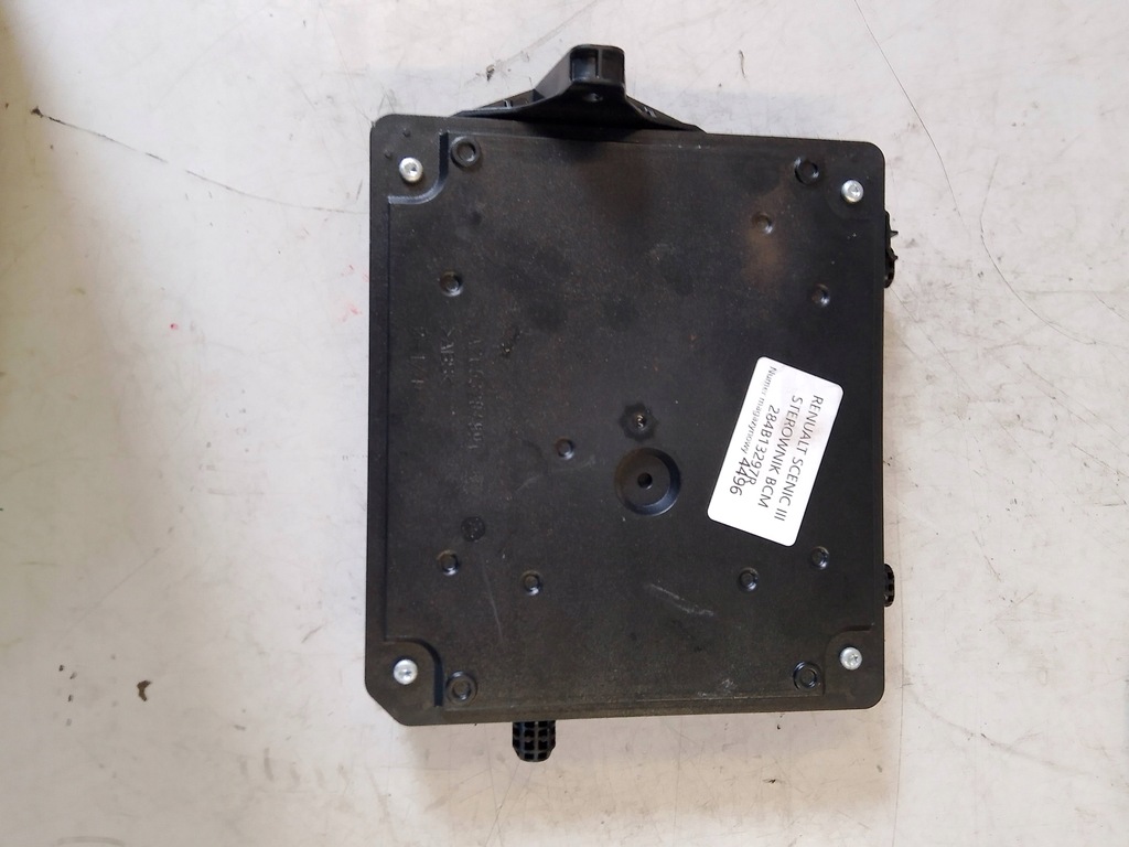 фото №1, Renault clio v блок управления bsm 284b61704r